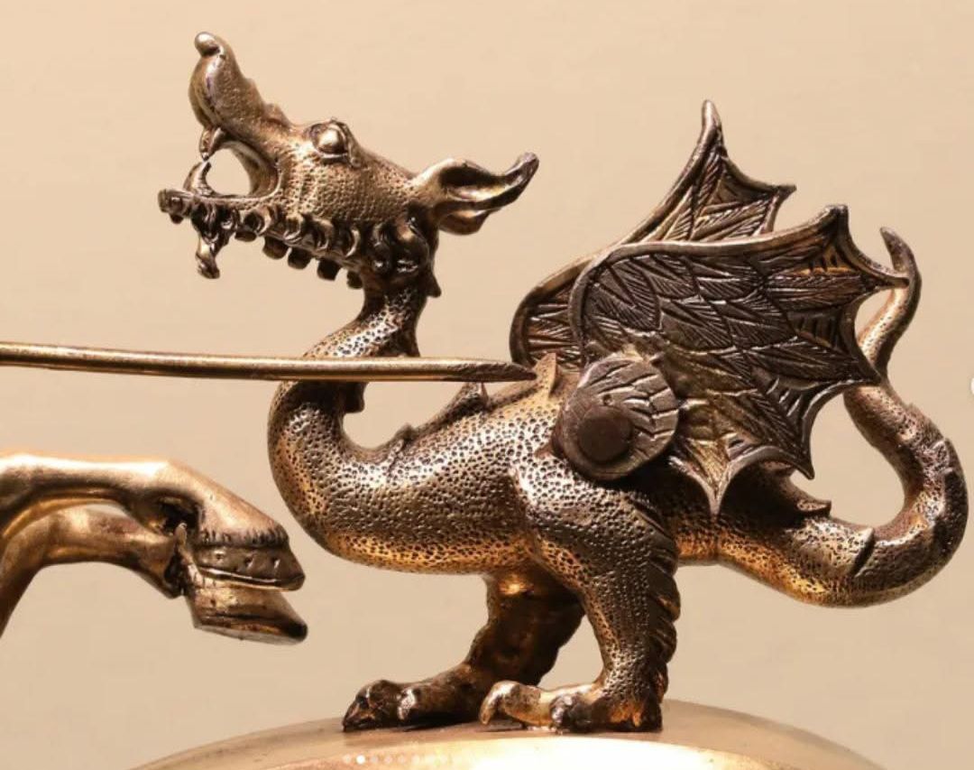 “San Giorgio. Il viaggio di un santo cavaliere dall’Oriente a Genova”: il drago tra mito, coscienza e immaginazione